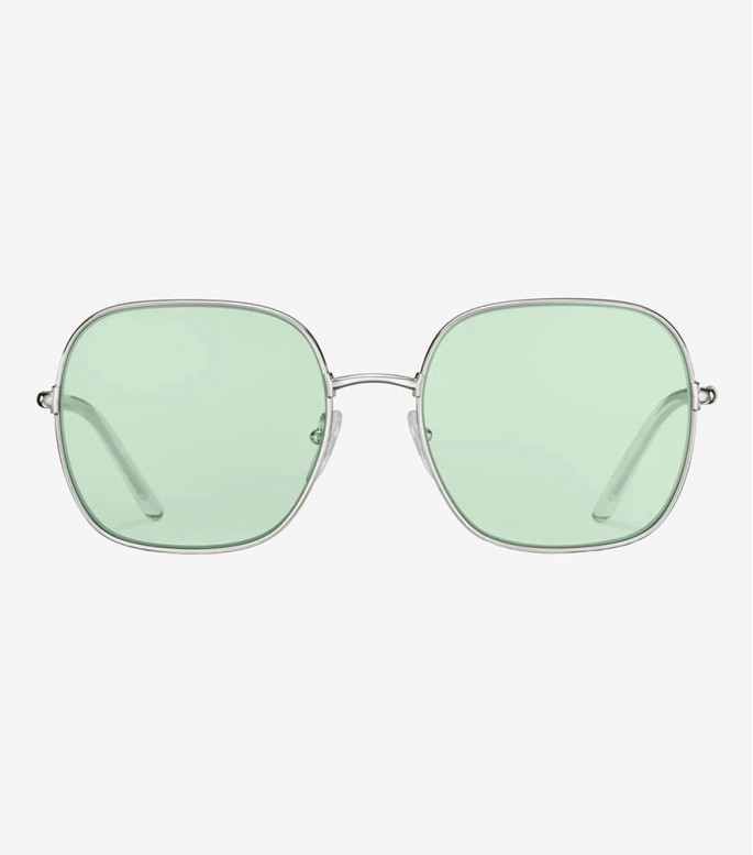 Transparent frame wayfarer lens